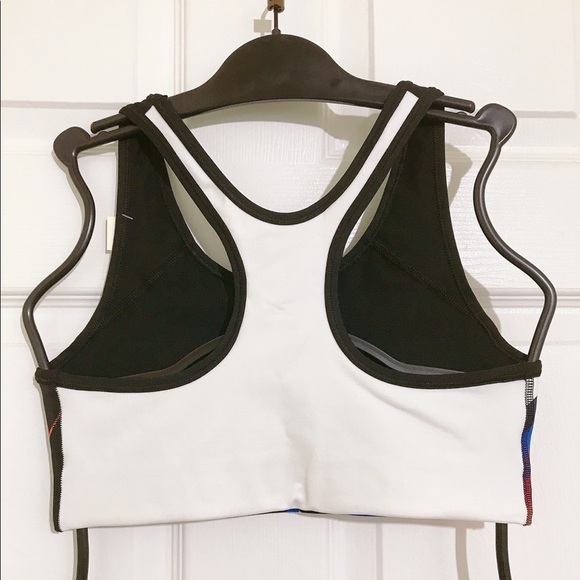 💖 Victoria’s Secret PINK Sports Bra - Picture 2 of 4